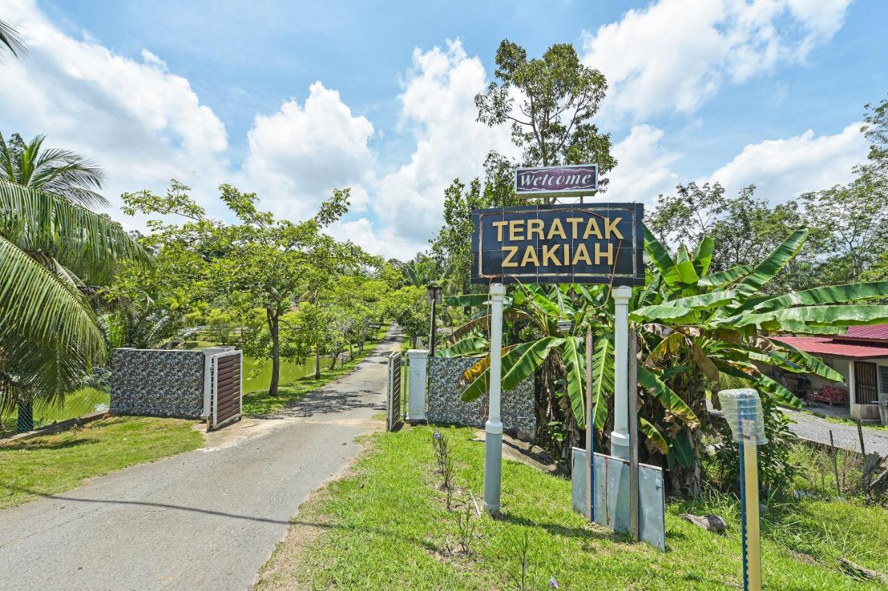 Oyo 90636 Teratak Zakiah Chalet Jerantut Exterior photo