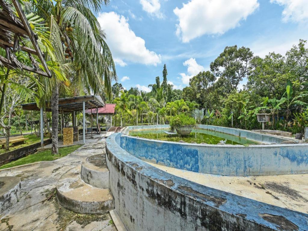 Oyo 90636 Teratak Zakiah Chalet Jerantut Exterior photo