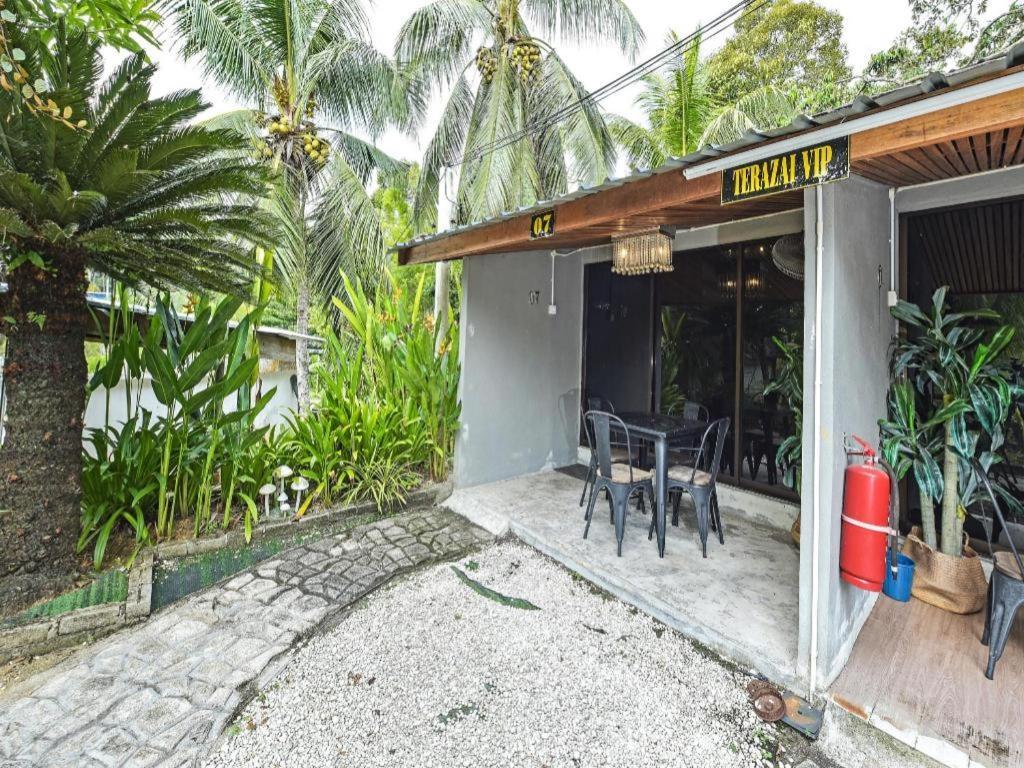 Oyo 90636 Teratak Zakiah Chalet Jerantut Exterior photo